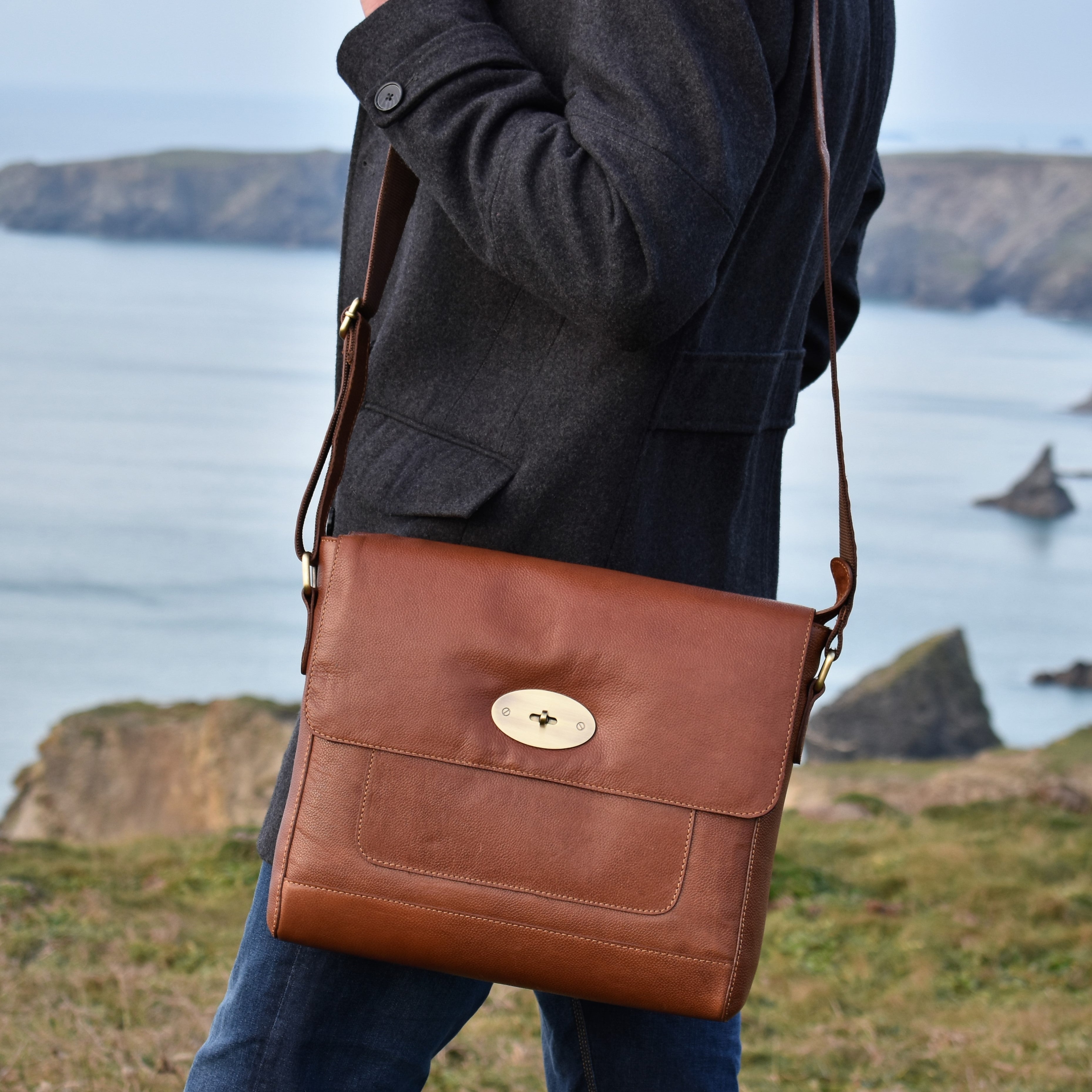 Mulberry Large New Style Antony Messenger in Oak Grained Vegetable Tanned  Leather - SOLD