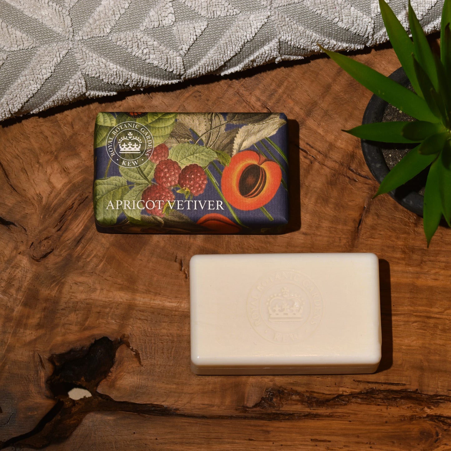 Kew Gardens Apricot Vetiver Soap