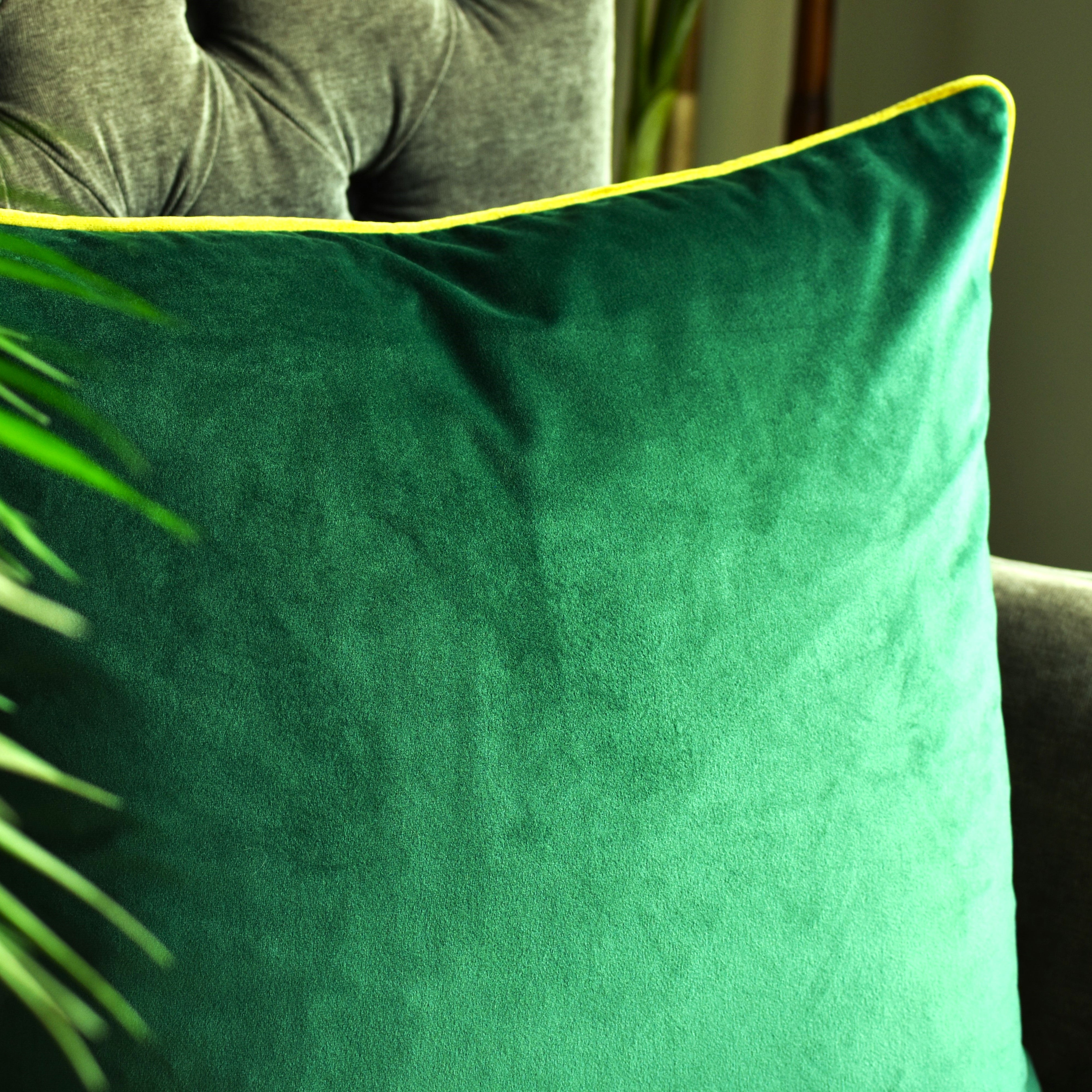 Moss green 2024 velvet cushion